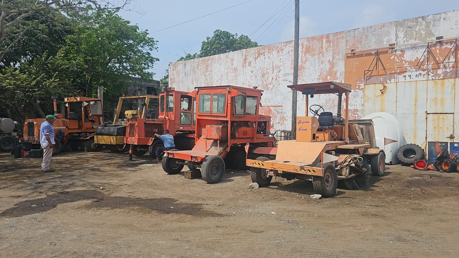 Neumáticos, barredoras y petrolizadoras